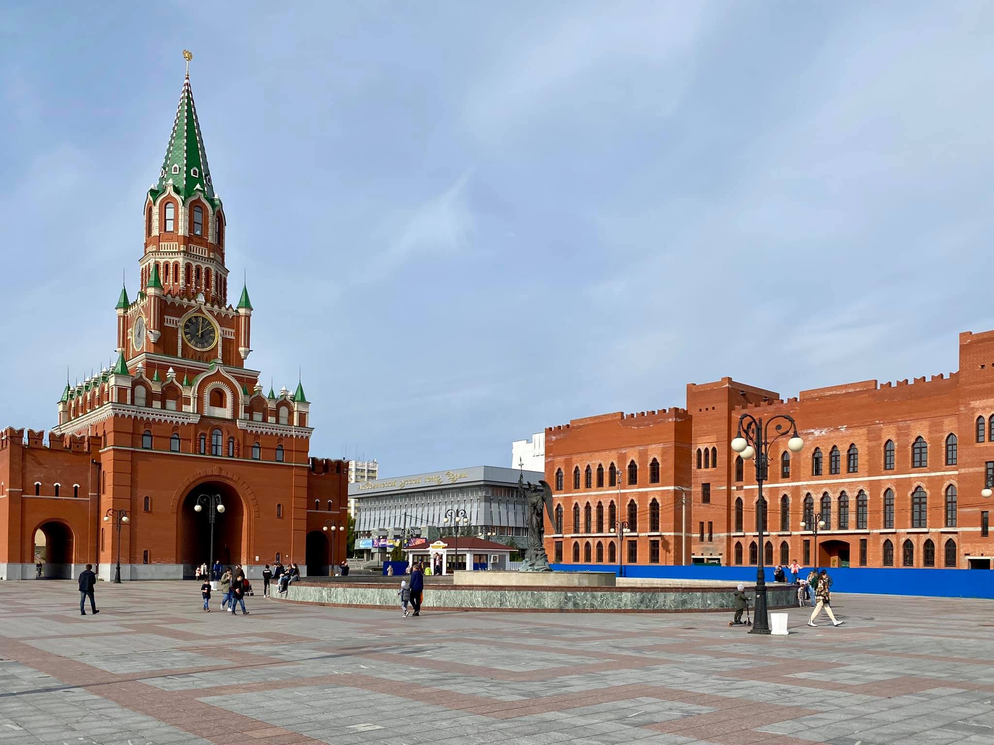Площадь Республики и Пресвятой Девы Марии, Йошкар-Ола
