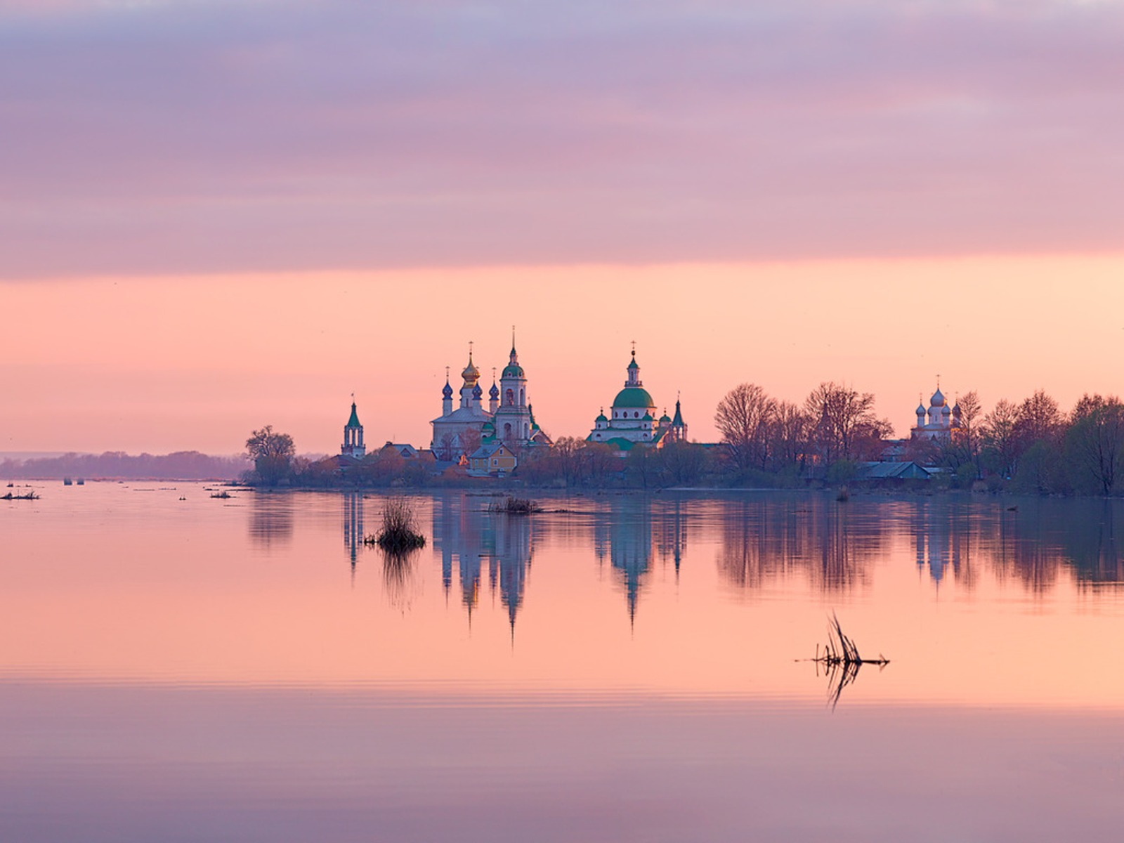 Озеро в Великом Ростове