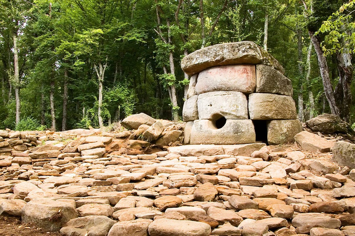 Древние сооружения дольмены, Геленджик