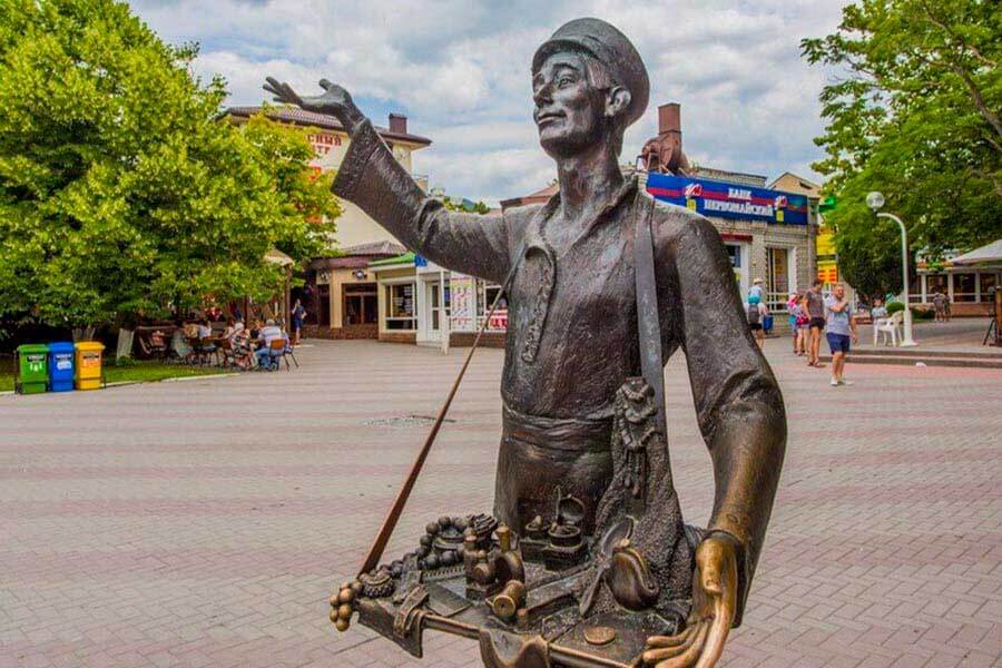 Памятник коробейнику, Геленджик