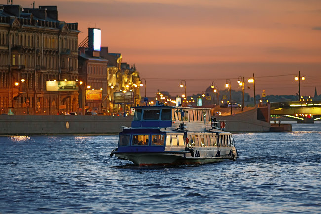 Водный транспорт в Санкт-Петербурге